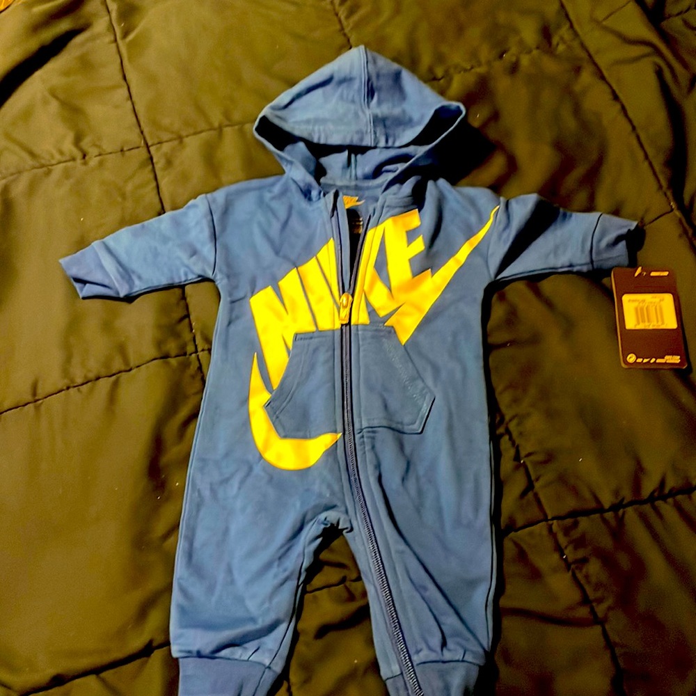 NWT Nike one piece outfit - 3 months Blue/white